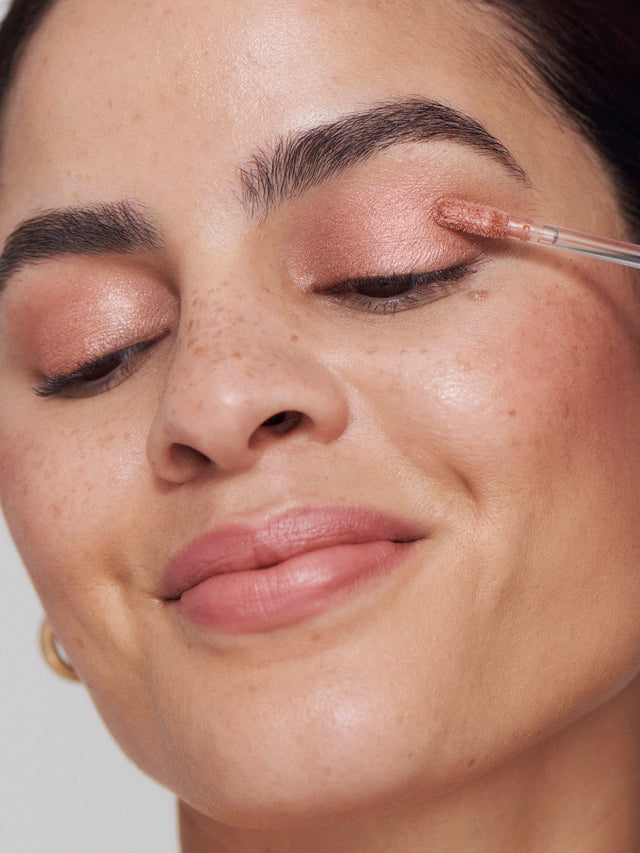 Liquid Powder Eye Tint