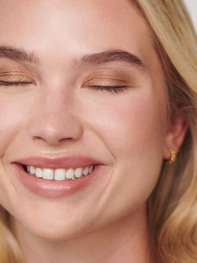 Liquid Powder Eye Tint