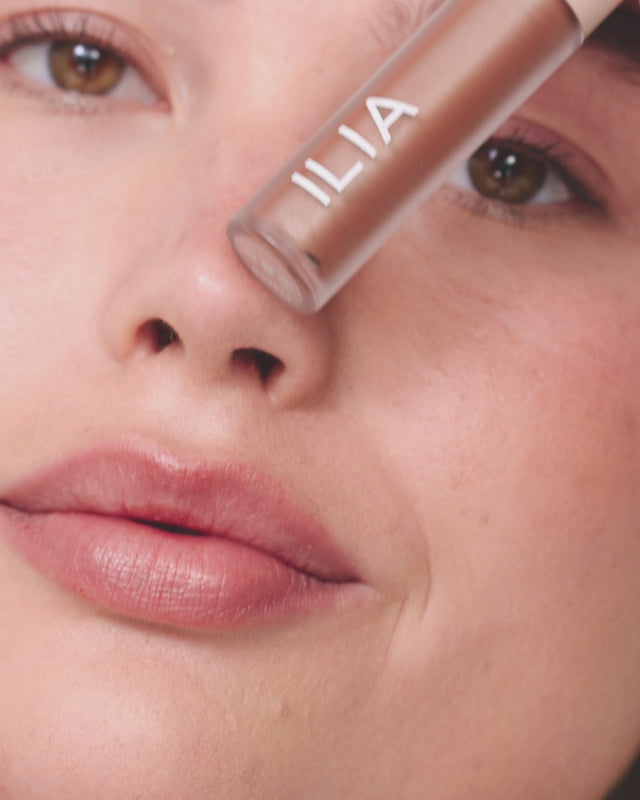 Liquid Powder Eye Tint video