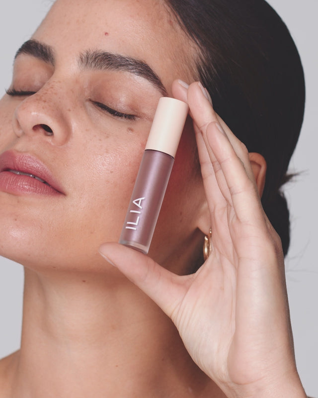 Liquid Powder Eye Tint video